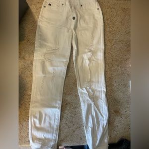 KanCan cropped white jeggings